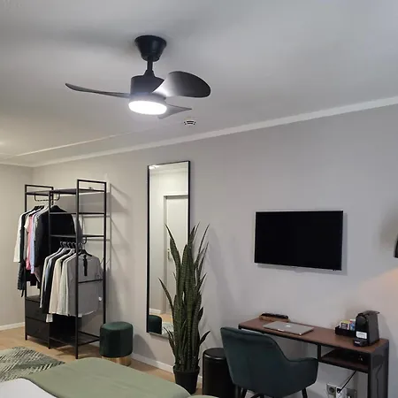 Hotel Modernes Im Hotelgebaeude - Eigenes Bad - 5 Min Zum Hauptbahnhof 4*